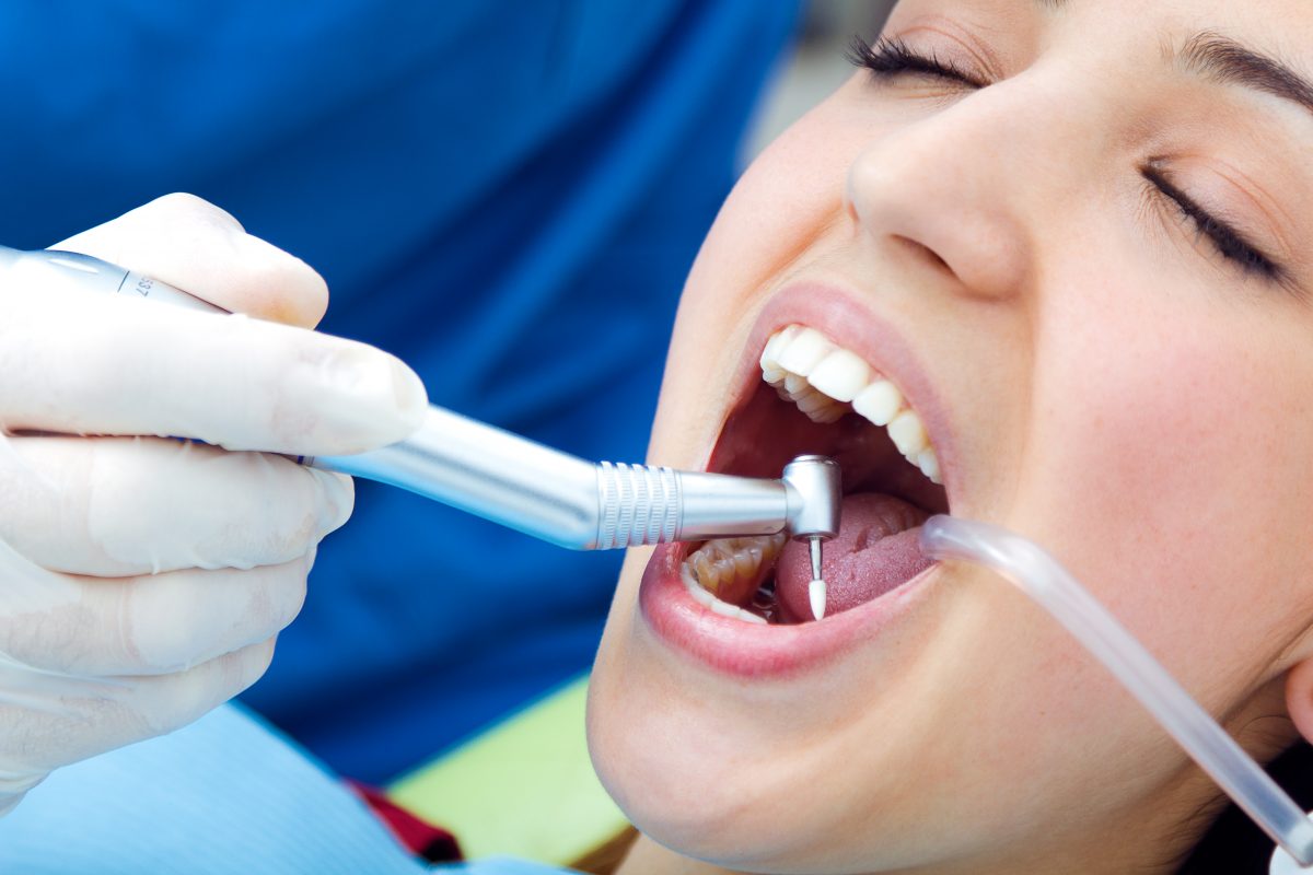 Få ordnet dine tænder i en fart hos akut tandlæge